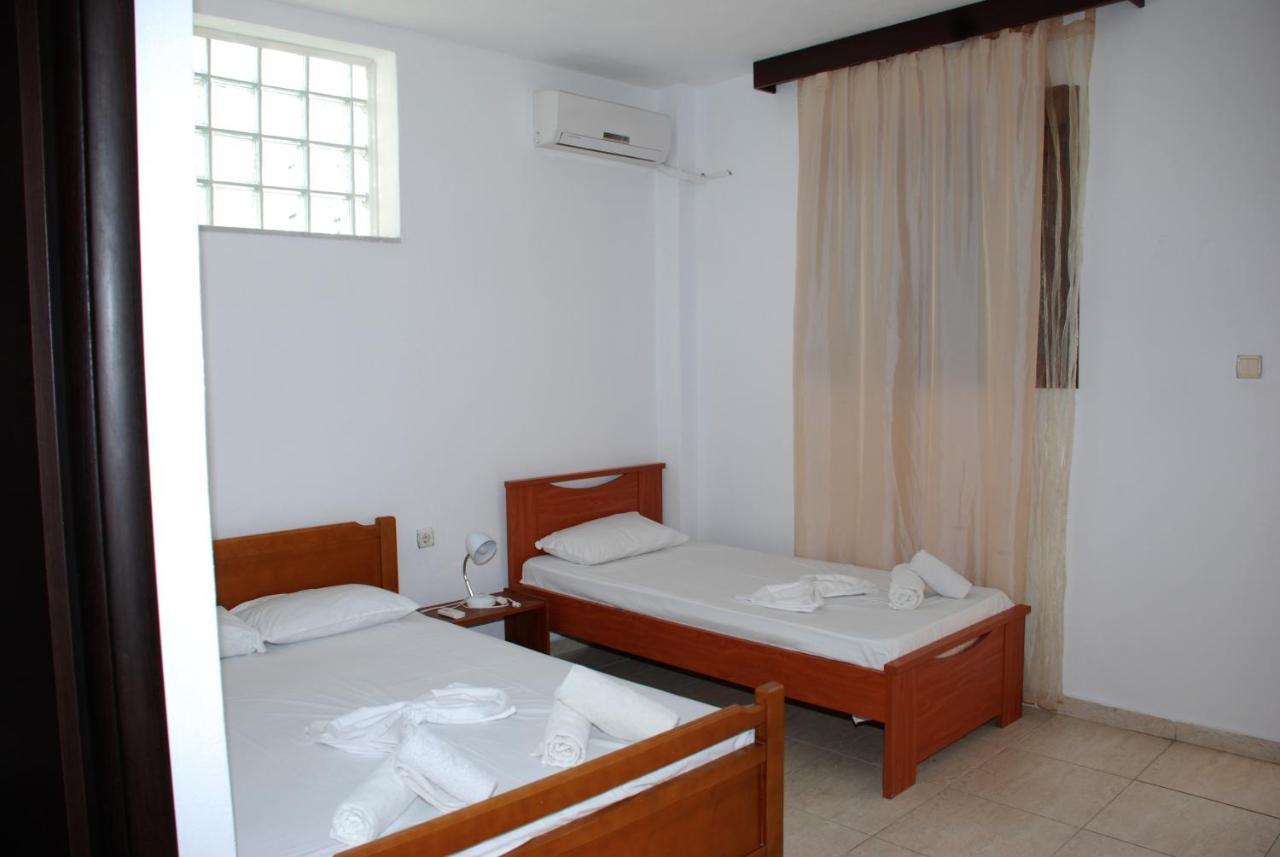 Vila Nikoleta Ierissós Luaran gambar
