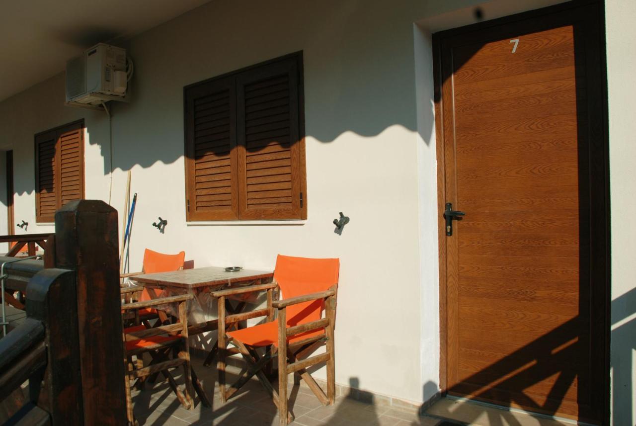 Vila Nikoleta Ierissós Luaran gambar